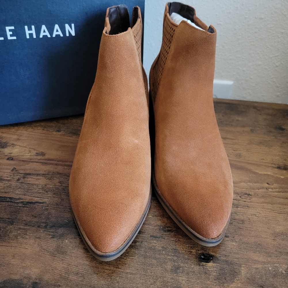 NIB Cole Haan British Tan Suede Val Bootie Size 8.5 - Picture 2 of 4